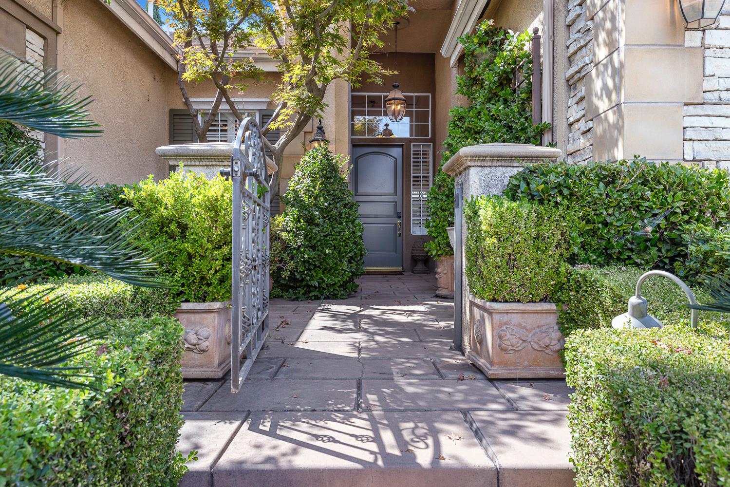 2190 W Via Cipressi, Fresno, CA 93711