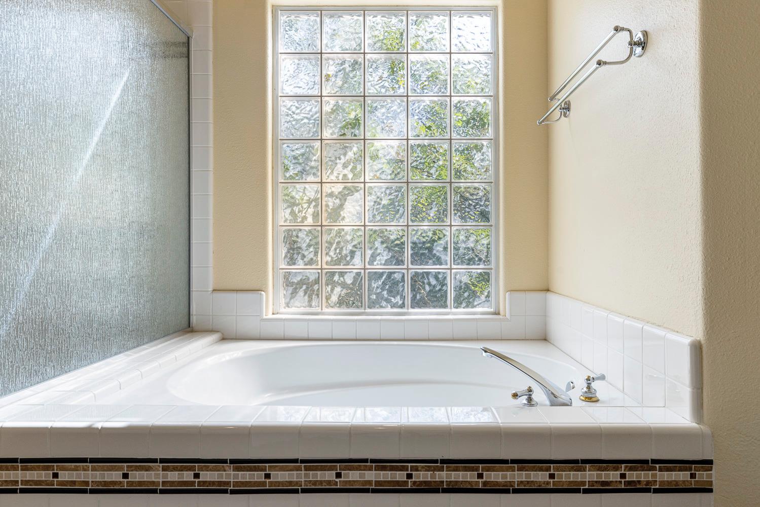 2190 W Via Cipressi, Fresno, CA 93711