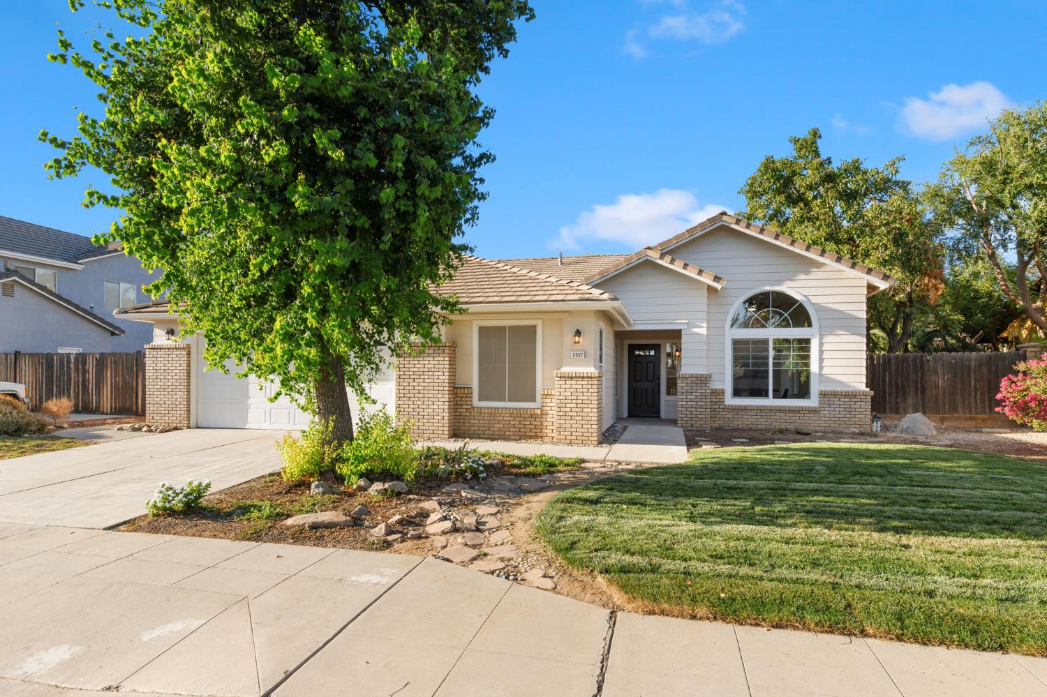 2337 Wrenwood Ave, Clovis, CA 93611