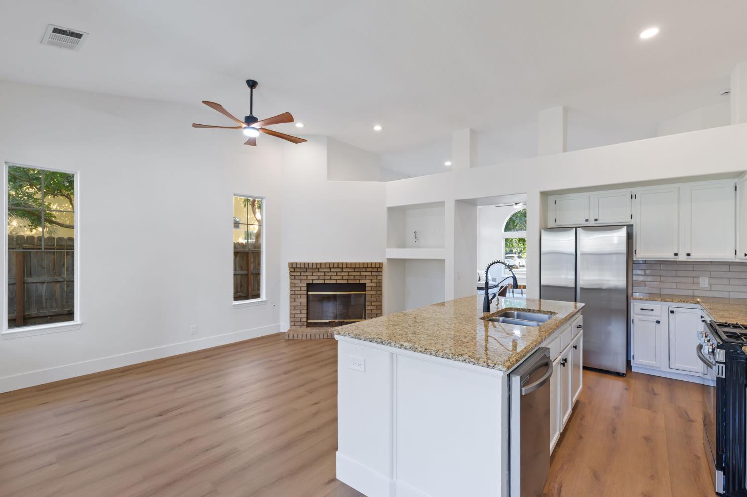 2337 Wrenwood Ave, Clovis, CA 93611