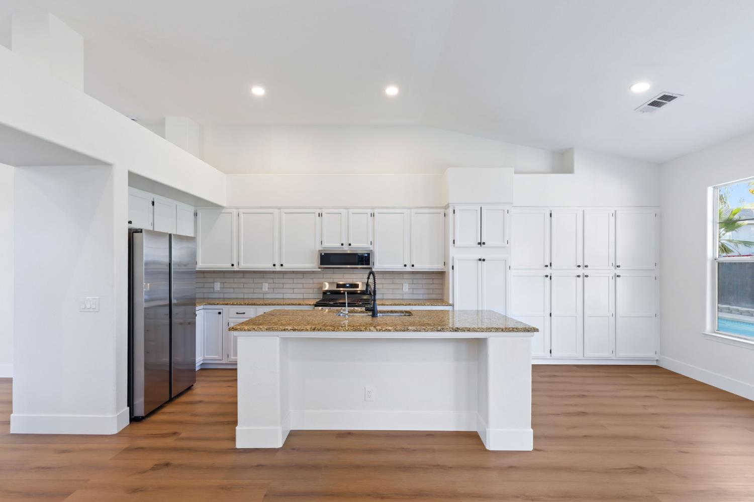 2337 Wrenwood Ave, Clovis, CA 93611