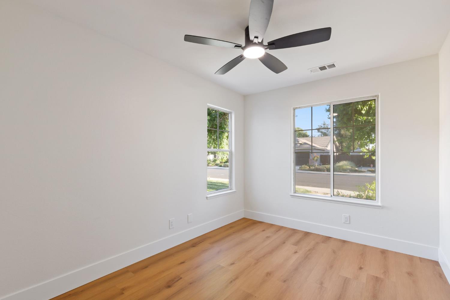 2337 Wrenwood Ave, Clovis, CA 93611