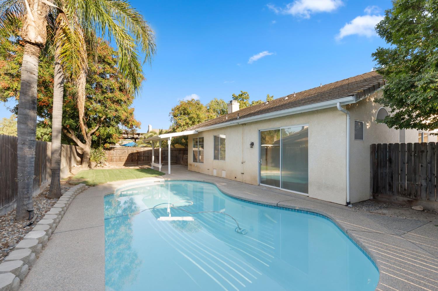 2337 Wrenwood Ave, Clovis, CA 93611