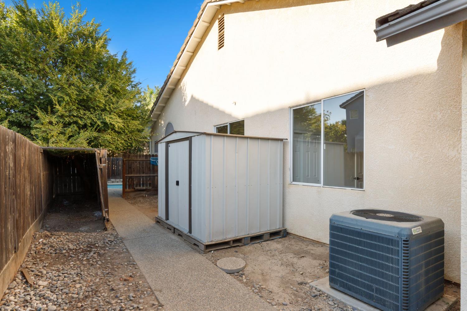 2337 Wrenwood Ave, Clovis, CA 93611