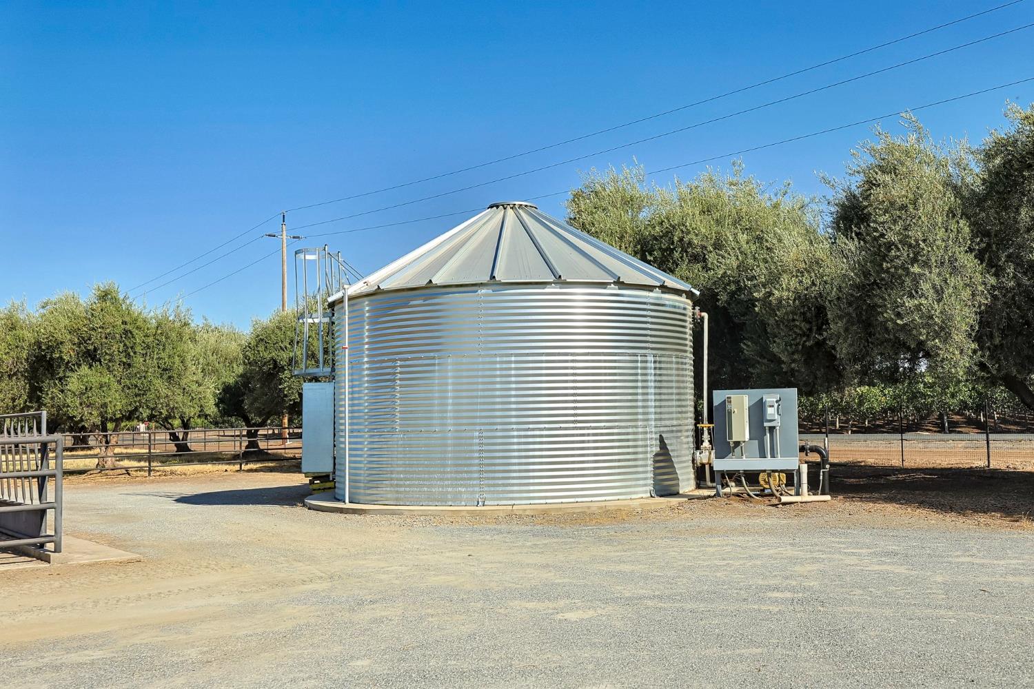 15725 Avenue 376, Visalia, CA 93292