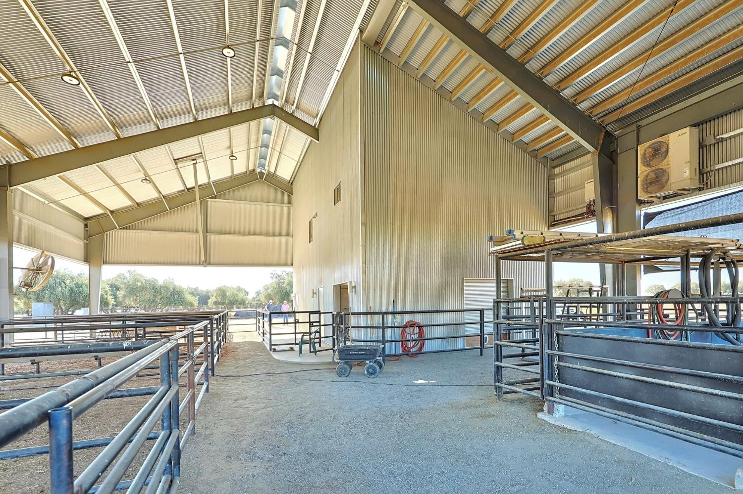 15725 Avenue 376, Visalia, CA 93292