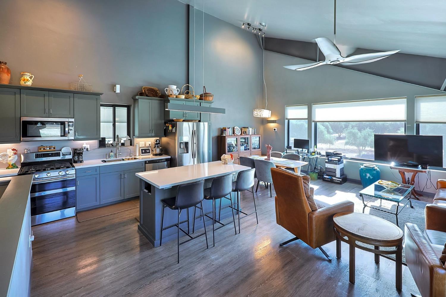 15725 Avenue 376, Visalia, CA 93292