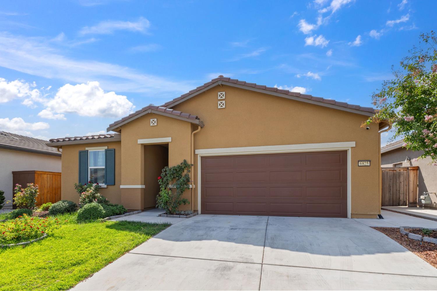 6825 E Braly Ave, Fresno, CA 93727