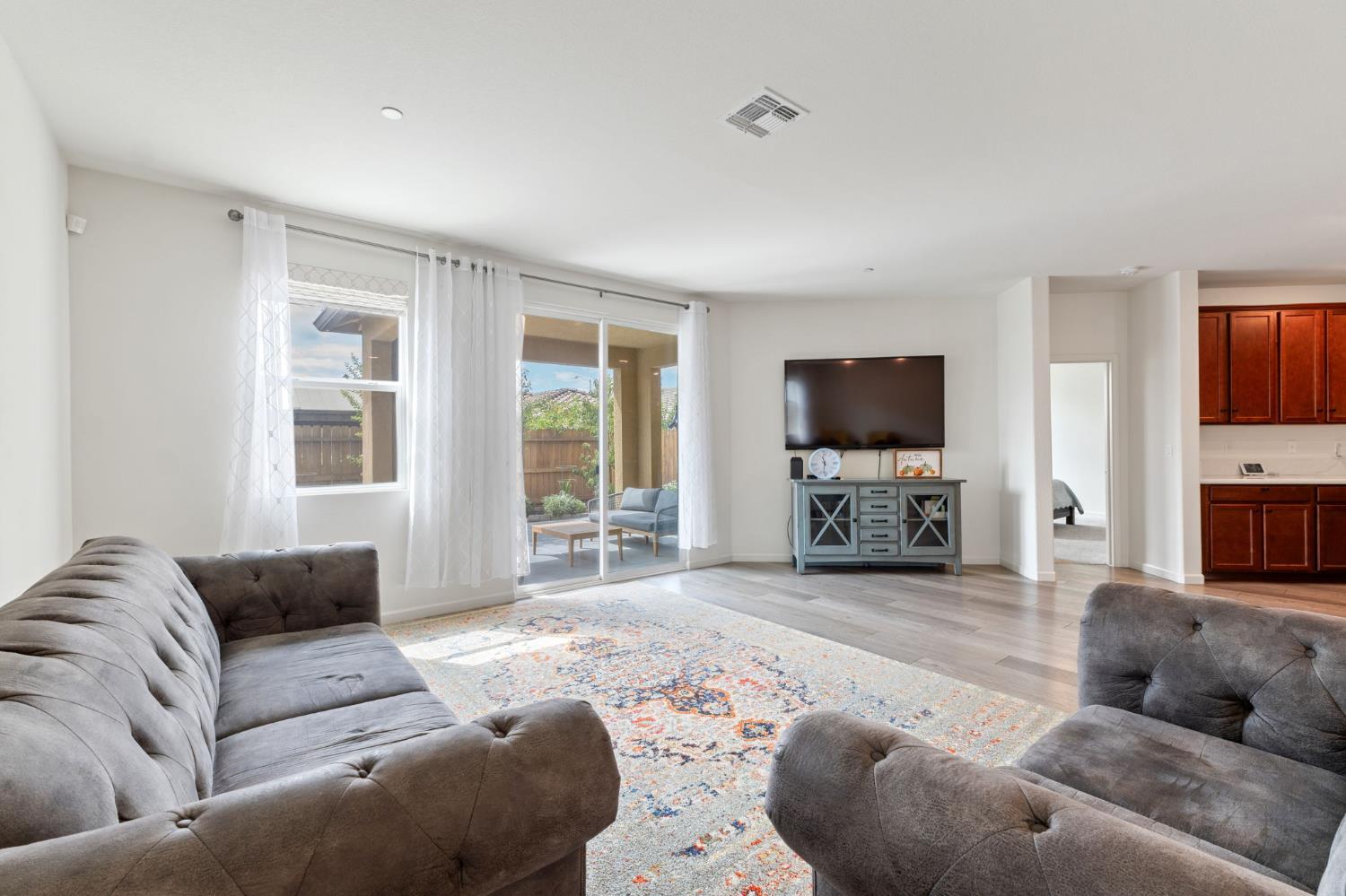 6825 E Braly Ave, Fresno, CA 93727