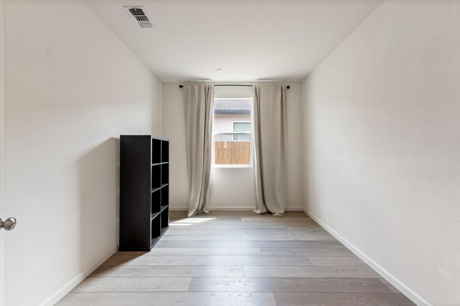 6825 E Braly Ave, Fresno, CA 93727