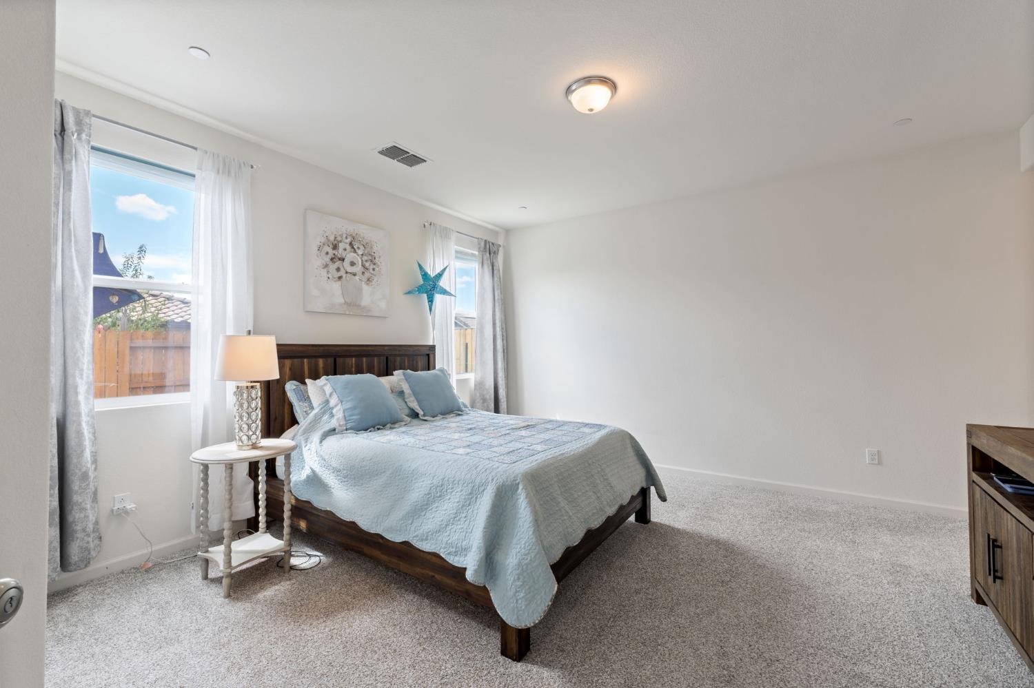 6825 E Braly Ave, Fresno, CA 93727