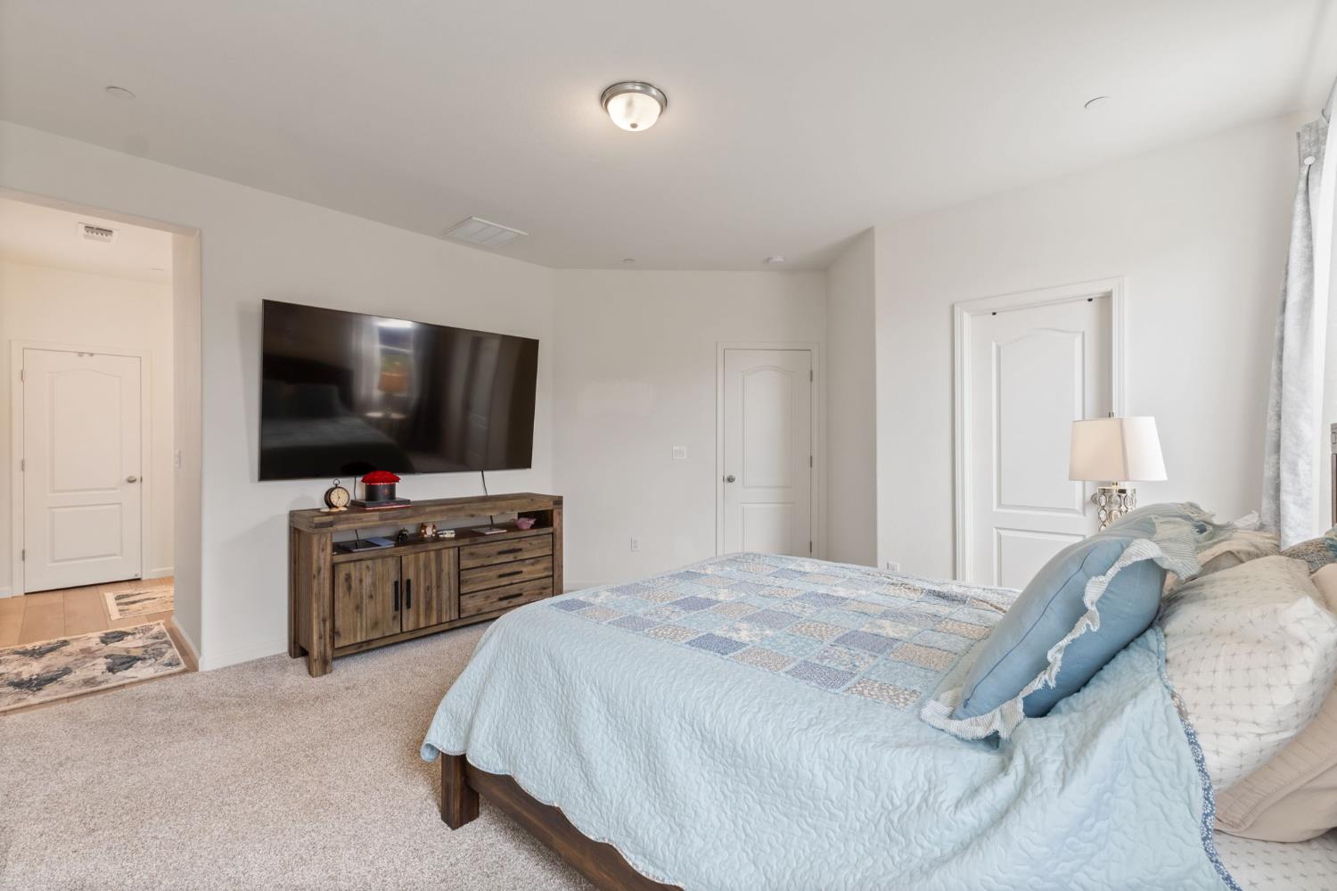 6825 E Braly Ave, Fresno, CA 93727