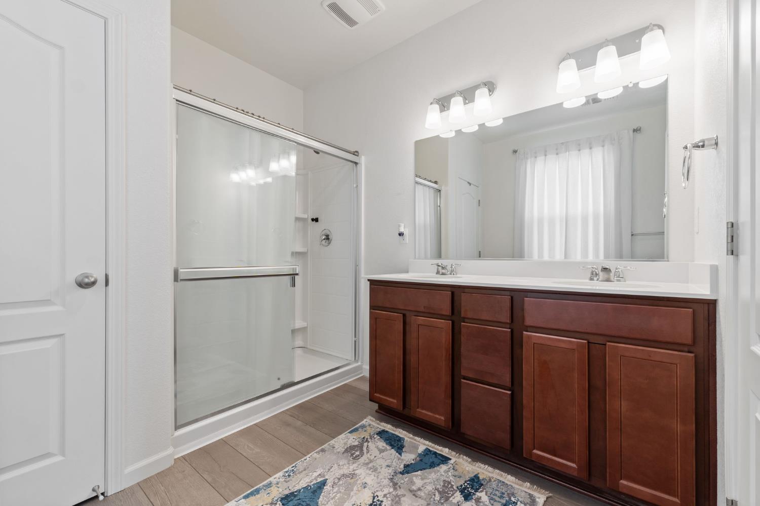 6825 E Braly Ave, Fresno, CA 93727