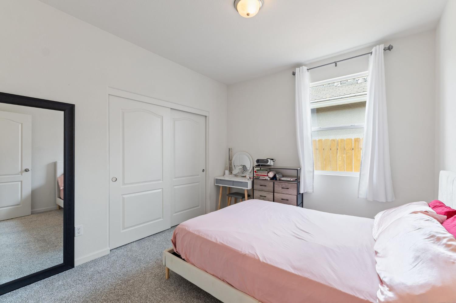 6825 E Braly Ave, Fresno, CA 93727