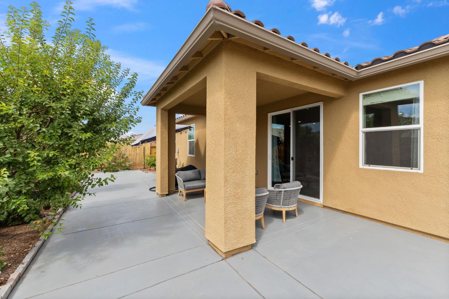 6825 E Braly Ave, Fresno, CA 93727