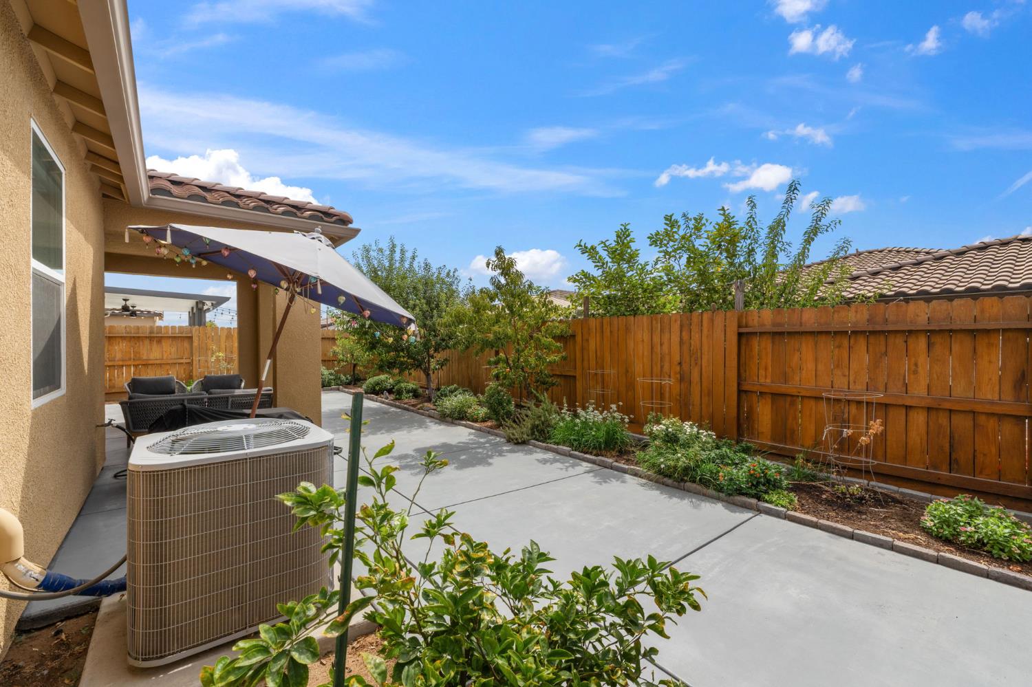 6825 E Braly Ave, Fresno, CA 93727