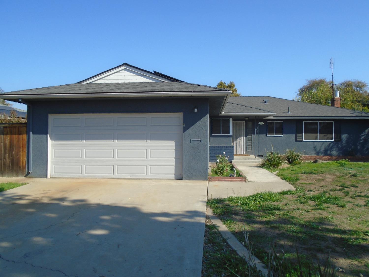 5530 N Bond St, Fresno, CA 93710