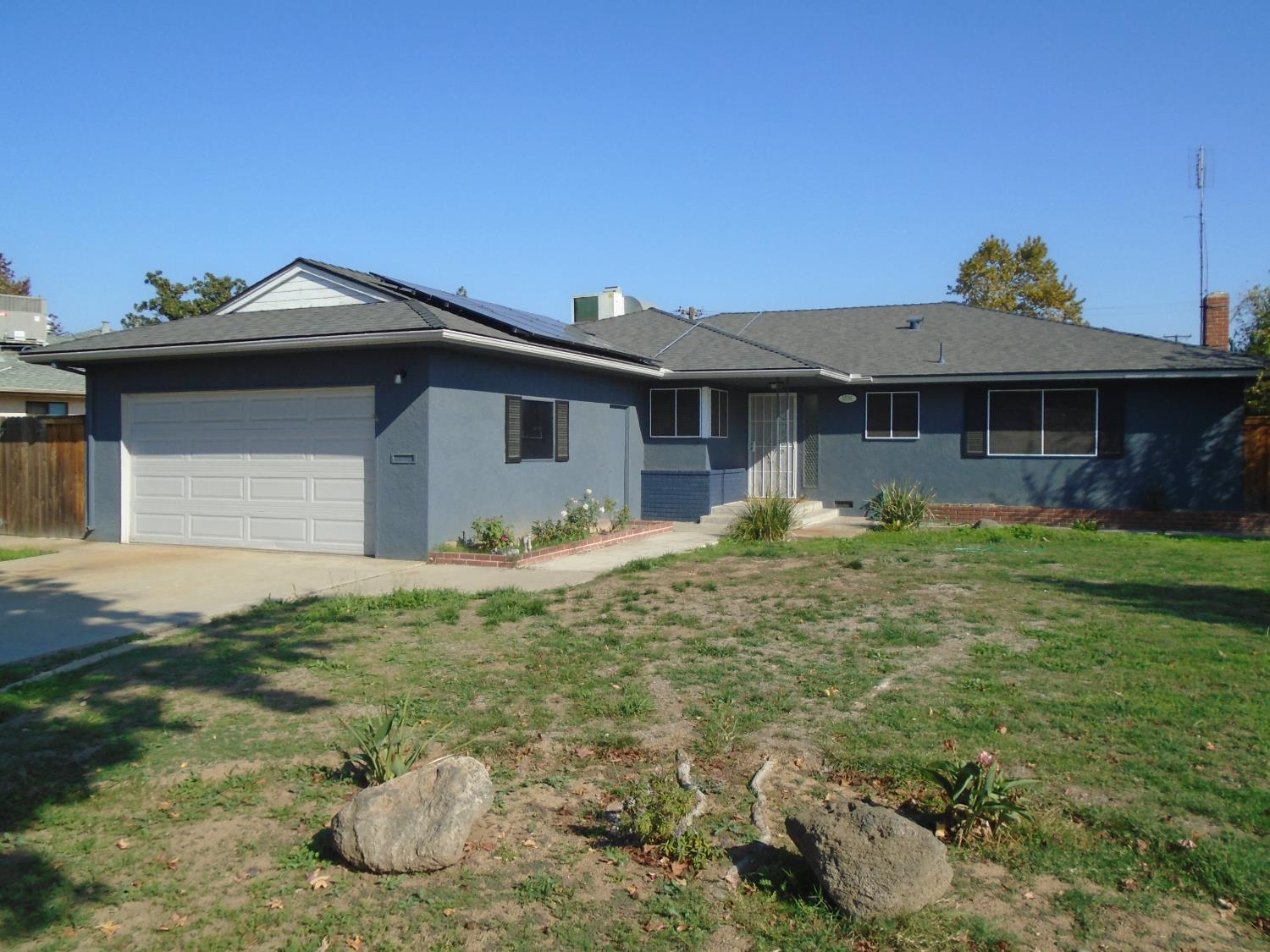 5530 N Bond St, Fresno, CA 93710