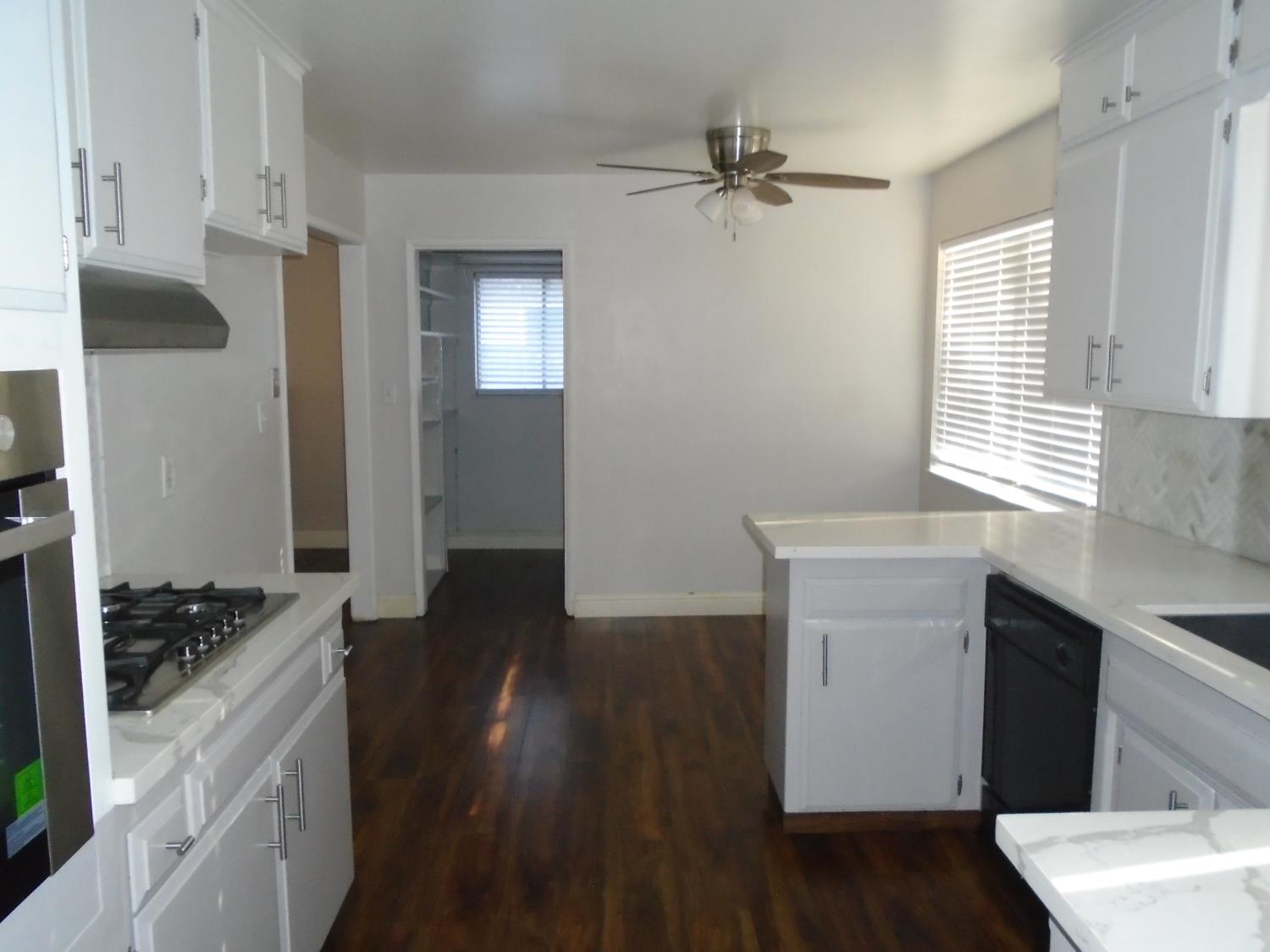 5530 N Bond St, Fresno, CA 93710