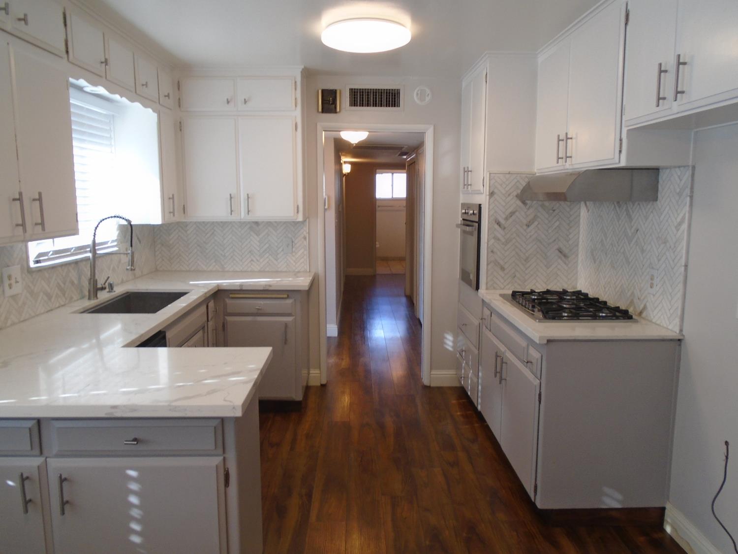 5530 N Bond St, Fresno, CA 93710