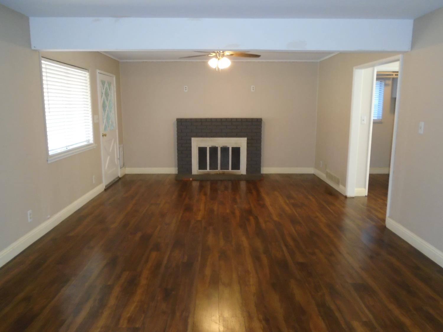 5530 N Bond St, Fresno, CA 93710