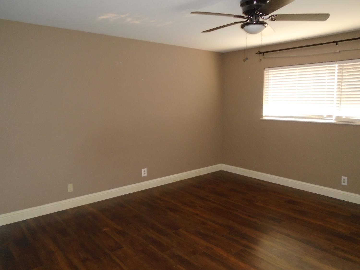 5530 N Bond St, Fresno, CA 93710