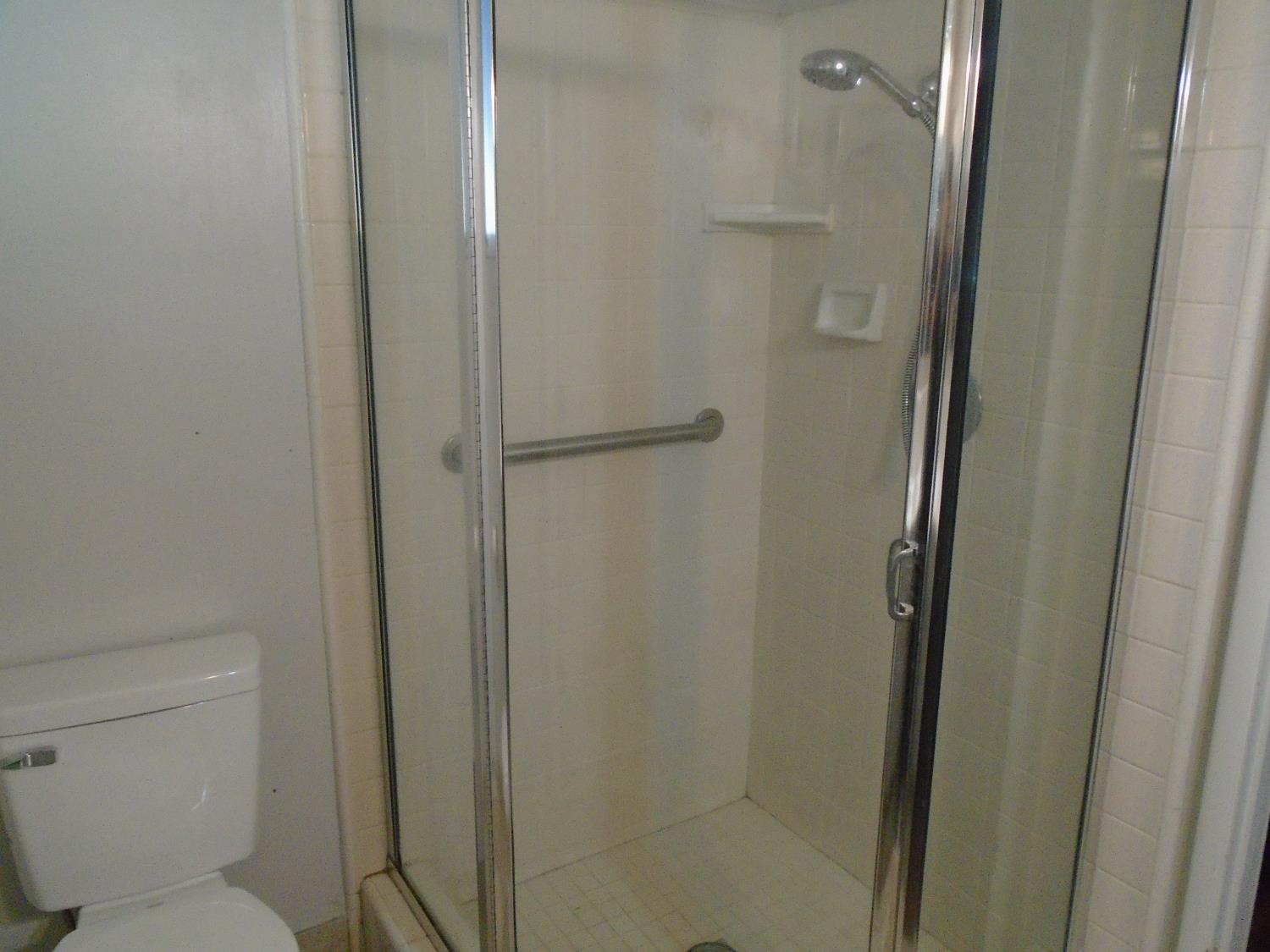 5530 N Bond St, Fresno, CA 93710