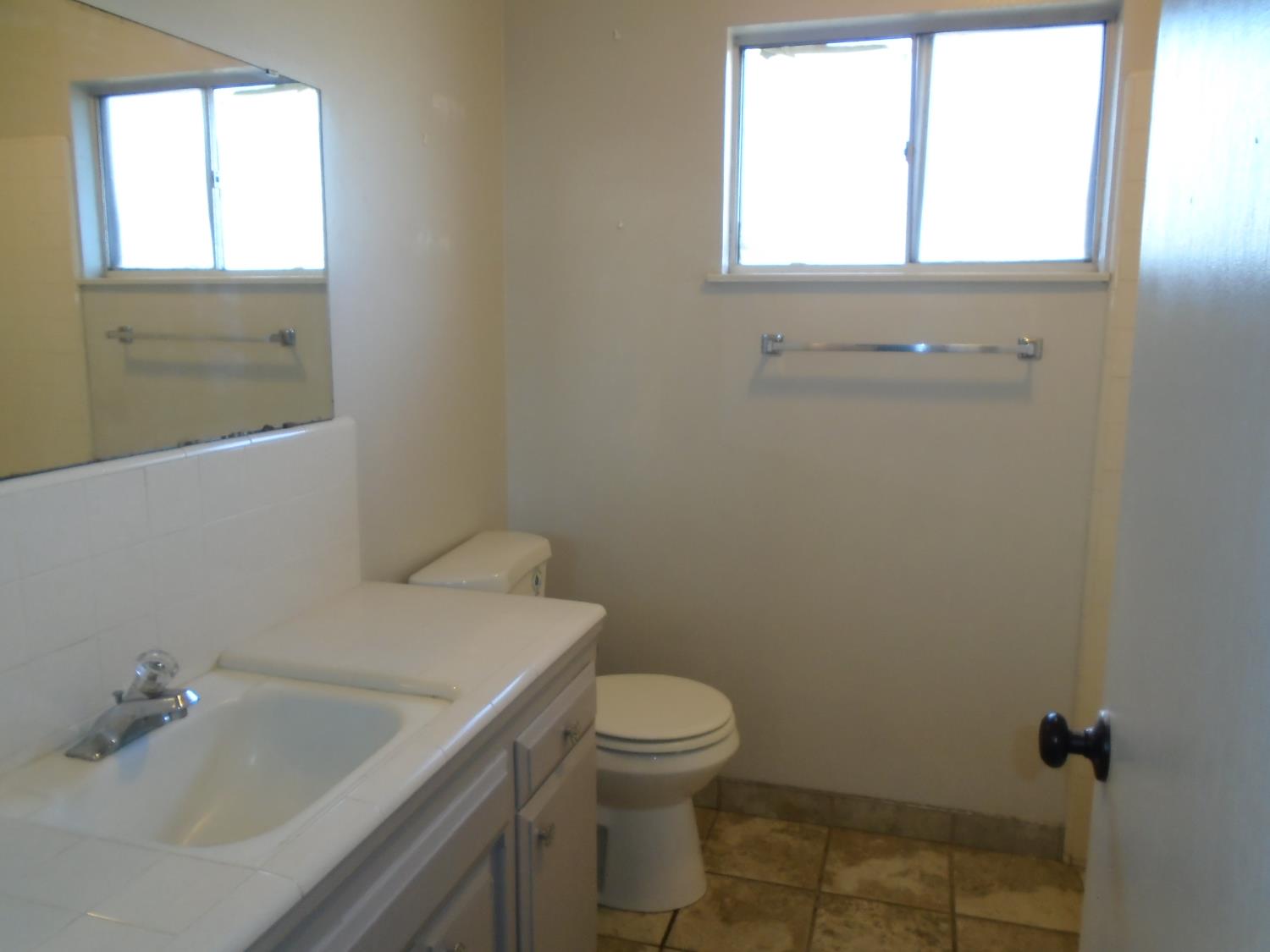 5530 N Bond St, Fresno, CA 93710