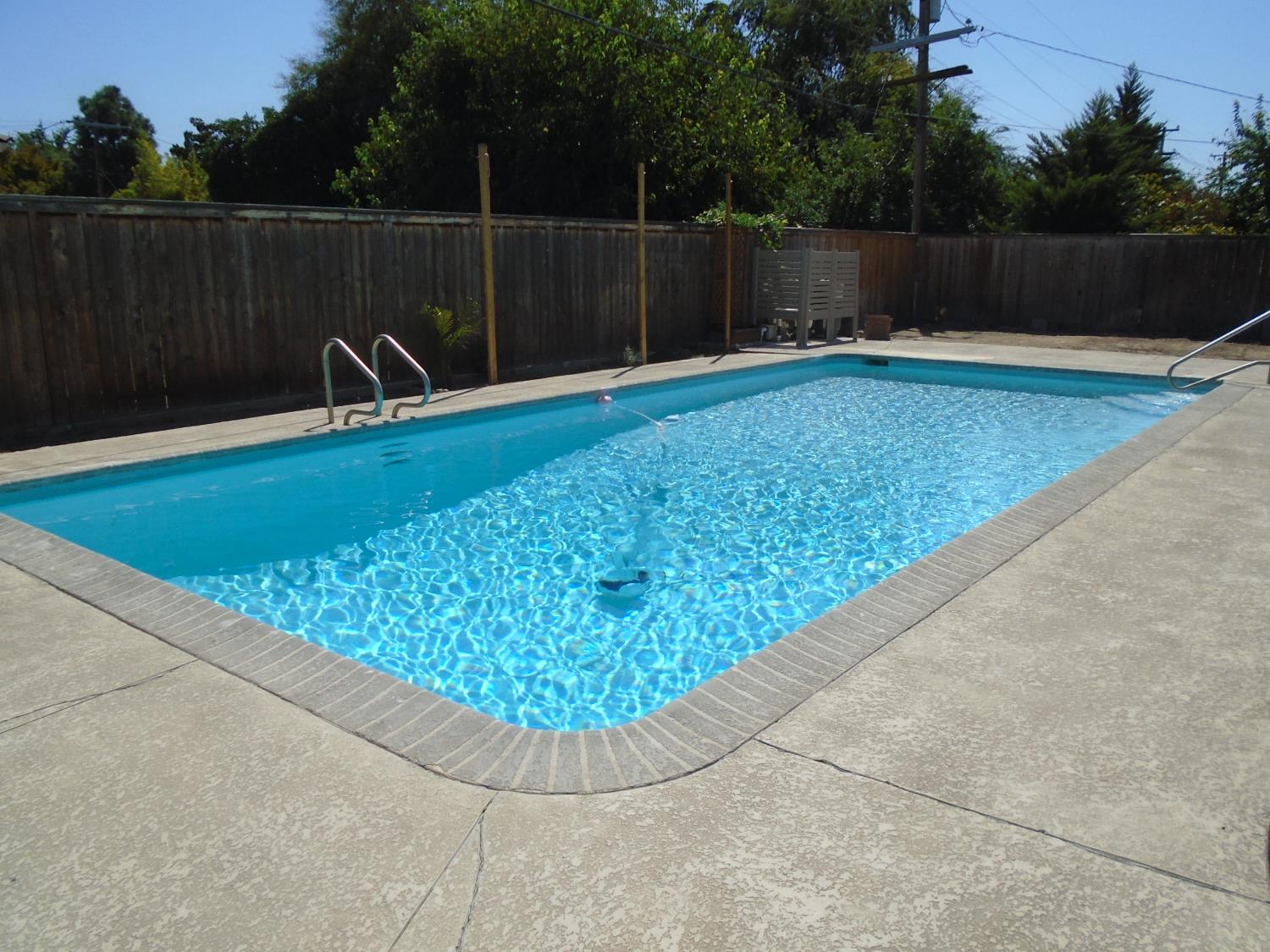 5530 N Bond St, Fresno, CA 93710