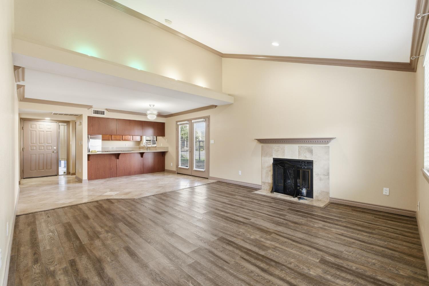 7675 N 1st St #109, Fresno, CA 93720