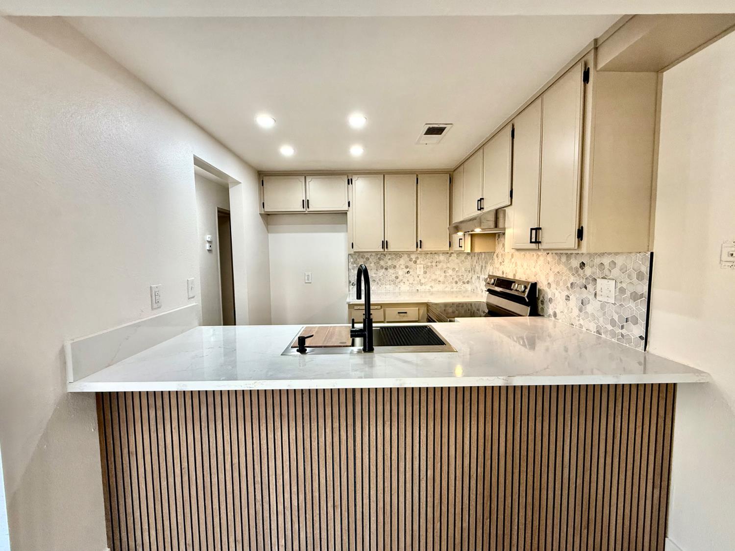 5455 N Marty Ave #172, Fresno, CA 93711
