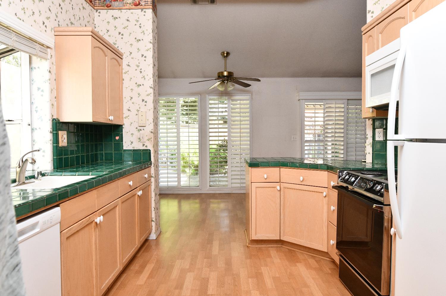 9260 N Green Meadows Ln, Fresno, CA 93720