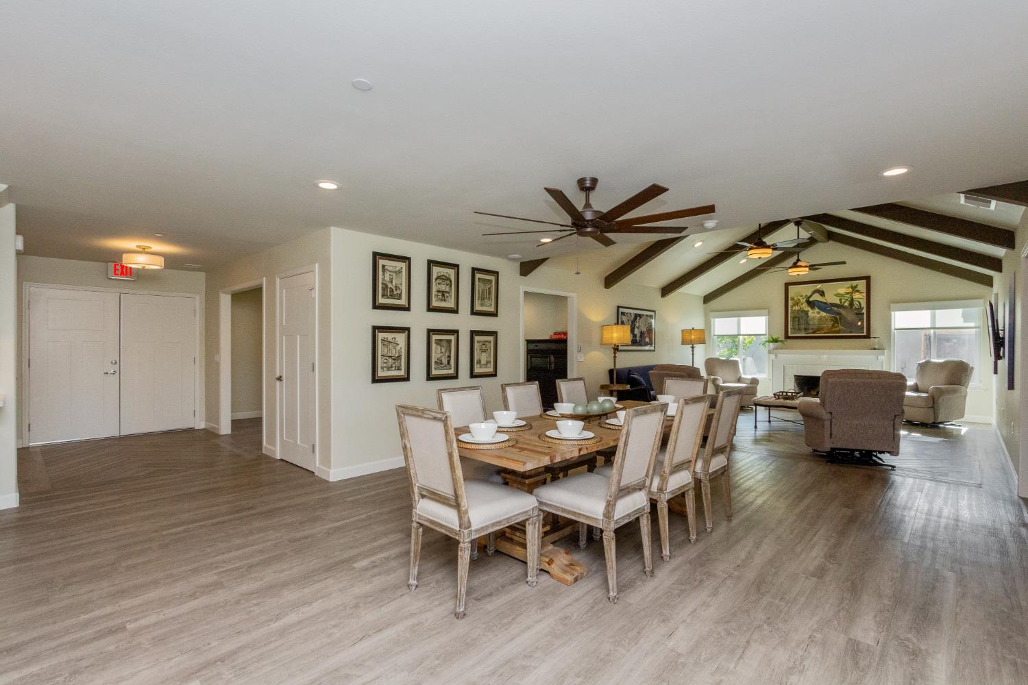 1545 W CALIMYRNA Ave W, Fresno, CA 93711