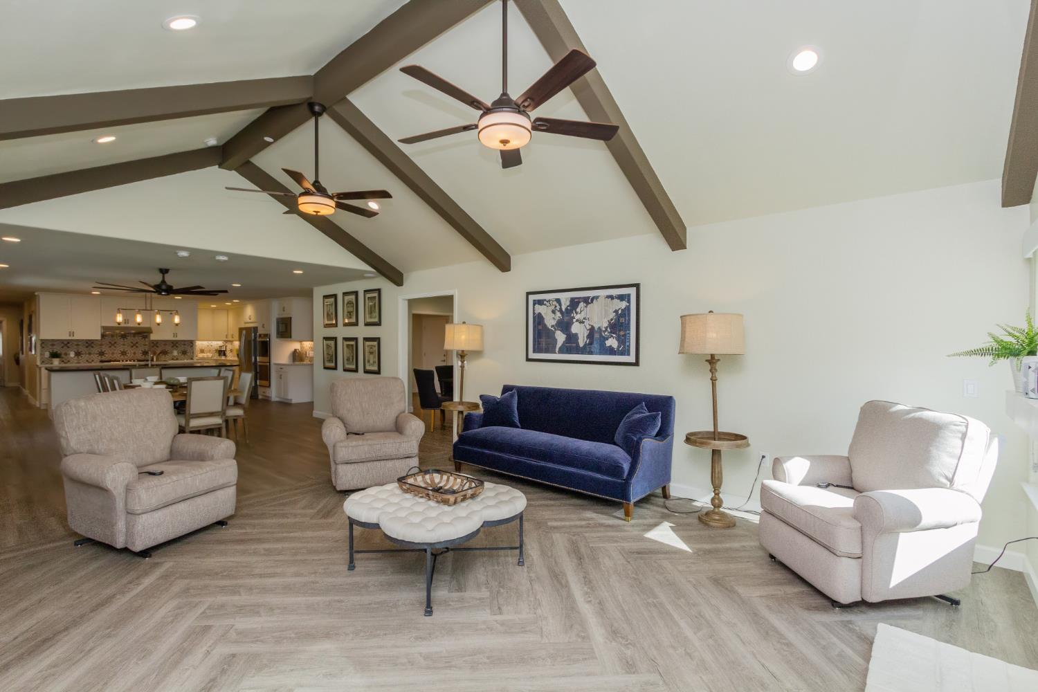 1545 W CALIMYRNA Ave W, Fresno, CA 93711