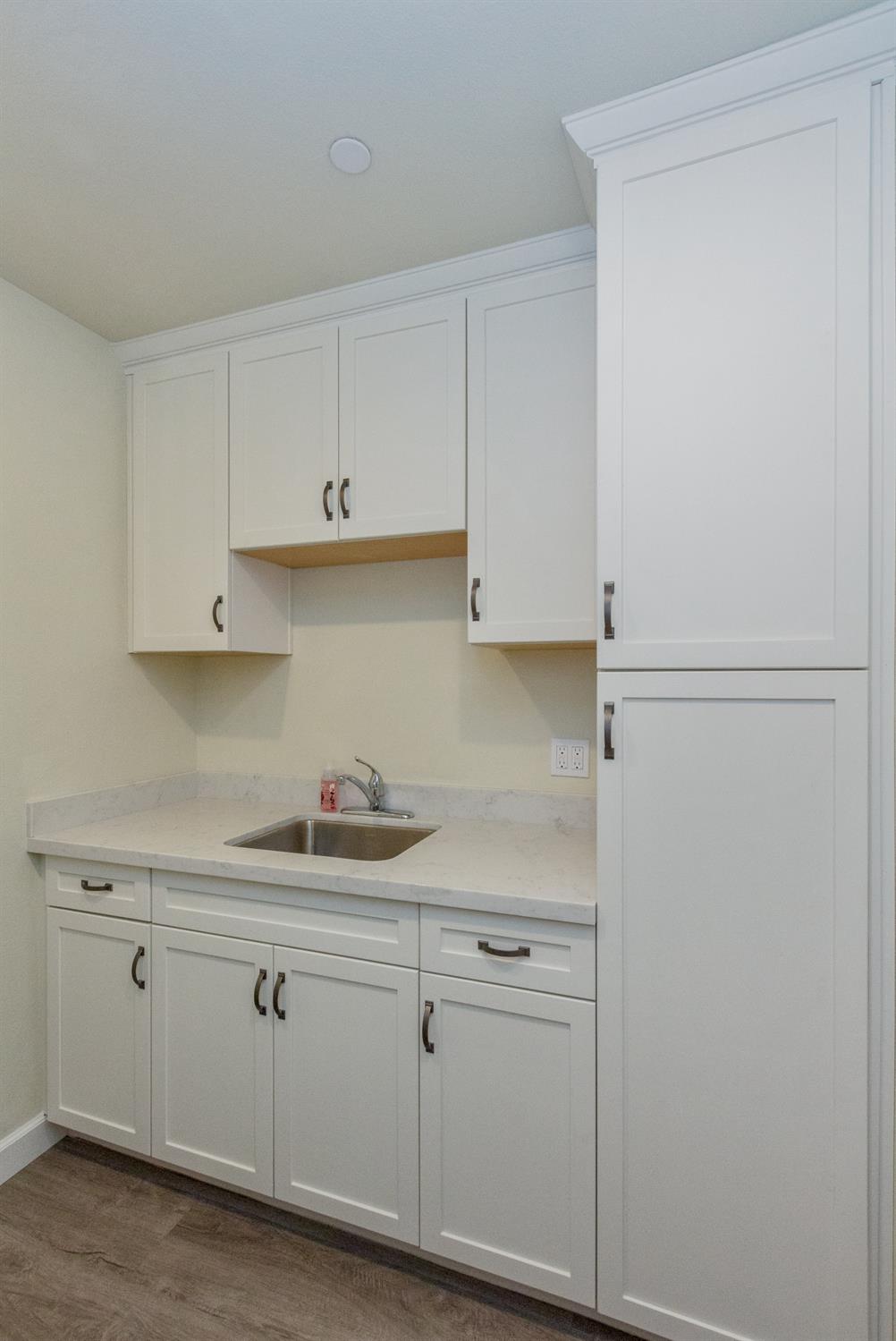 1545 W CALIMYRNA Ave W, Fresno, CA 93711