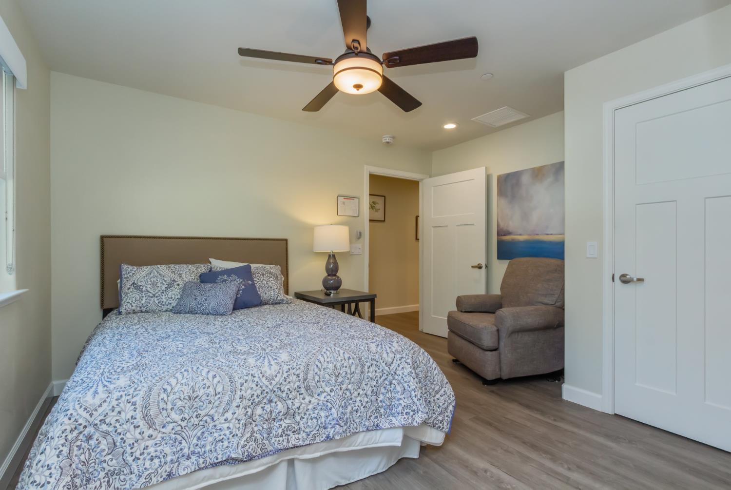 1545 W CALIMYRNA Ave W, Fresno, CA 93711