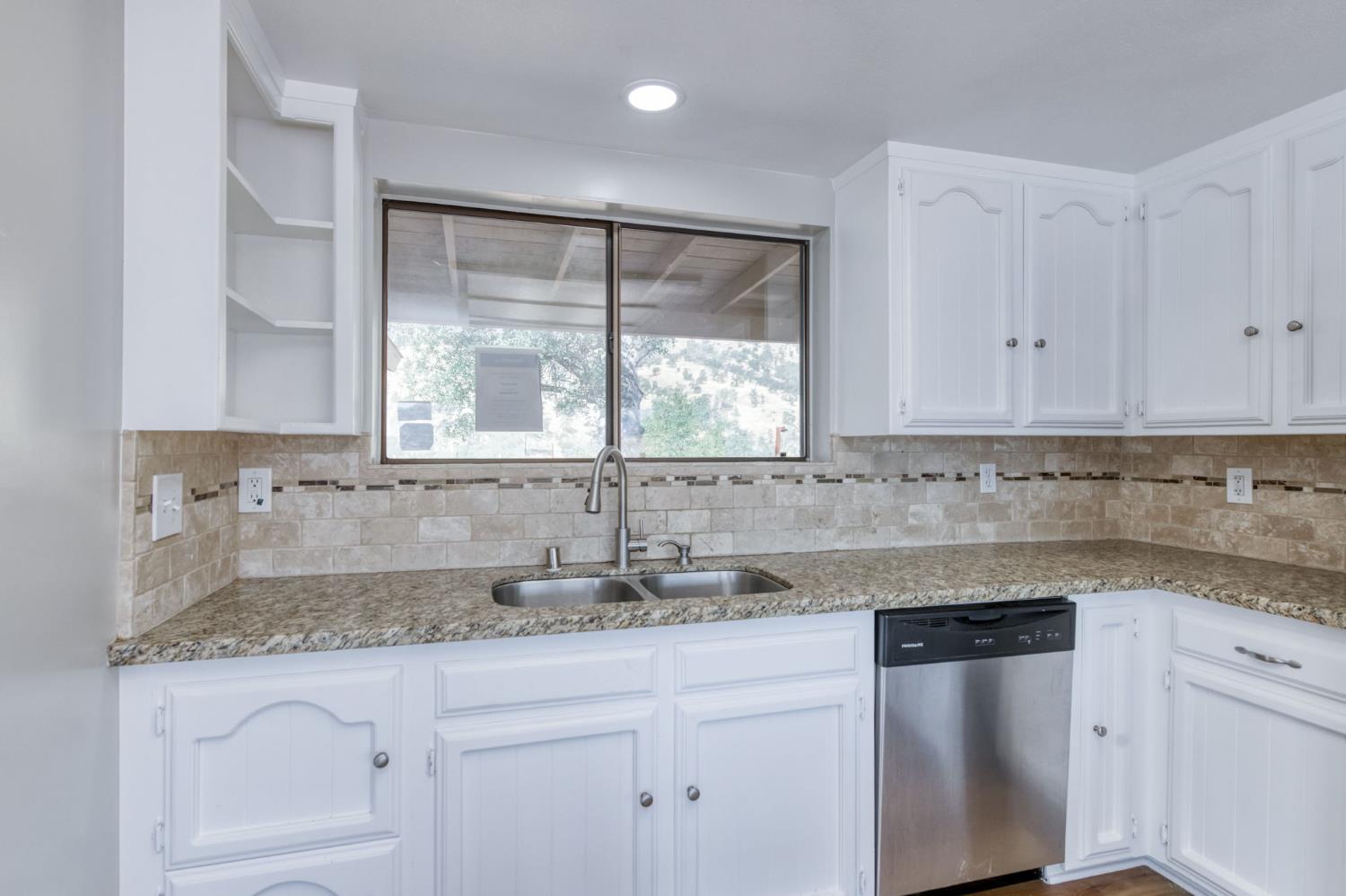 20515 Galileo Ct, Friant, CA 93626