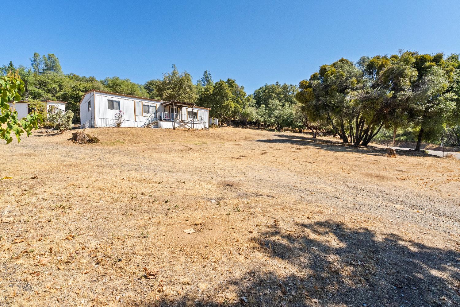 40882 Jean Rd E, Oakhurst, CA 93644