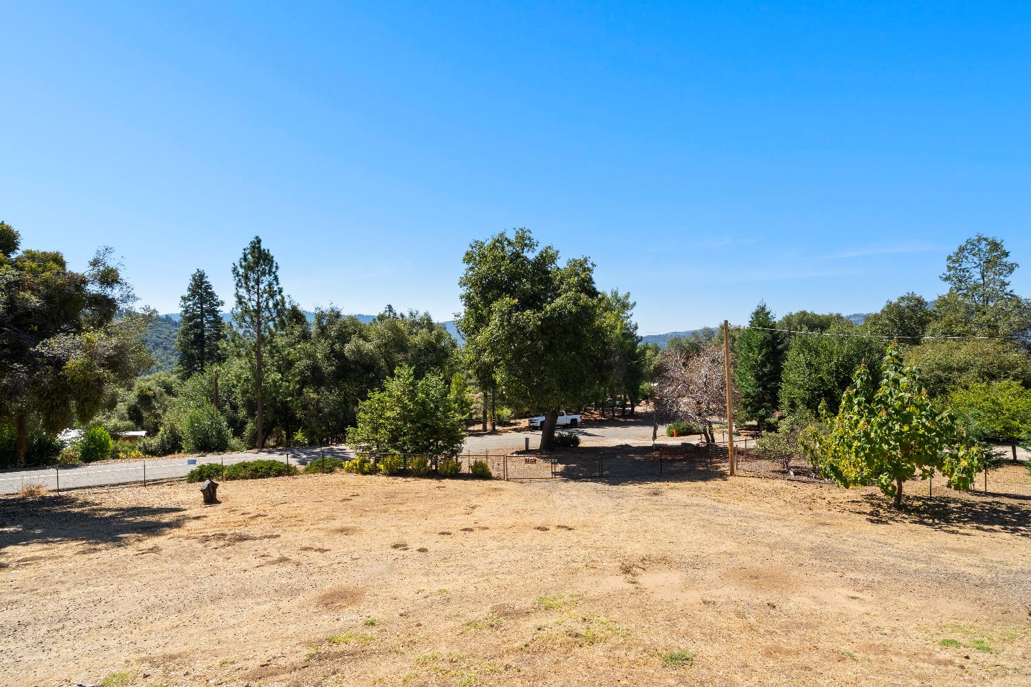 40882 Jean Rd E, Oakhurst, CA 93644