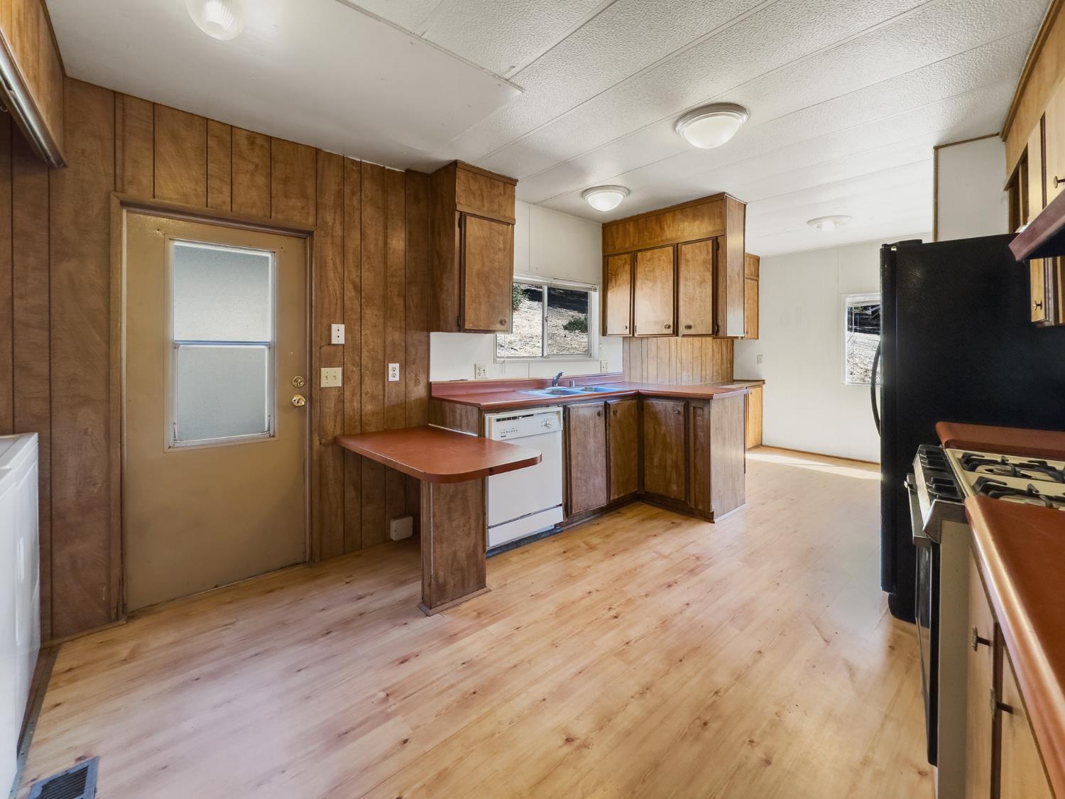 40882 Jean Rd E, Oakhurst, CA 93644