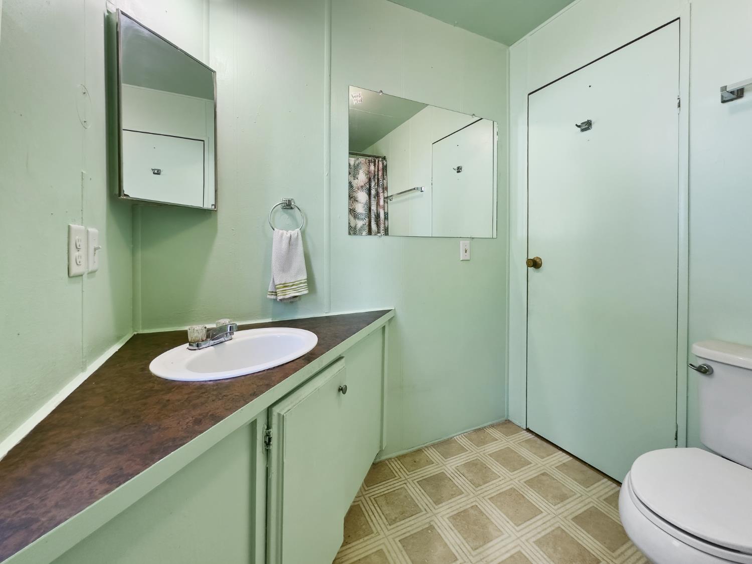 40882 Jean Rd E, Oakhurst, CA 93644