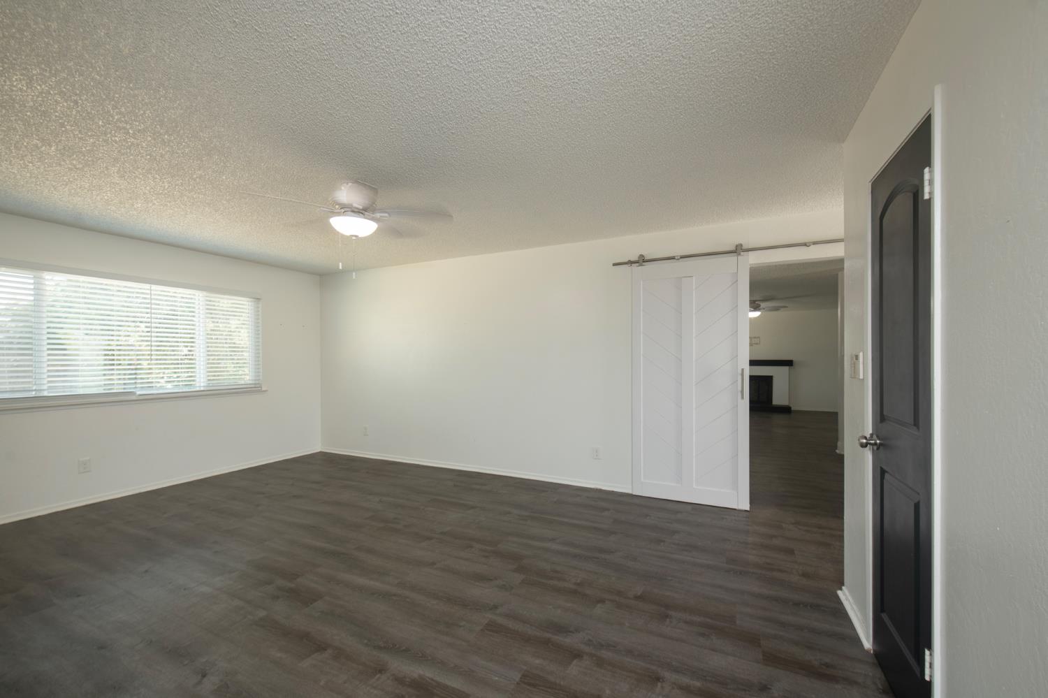 371 W Swift Ave, Clovis, CA 93612