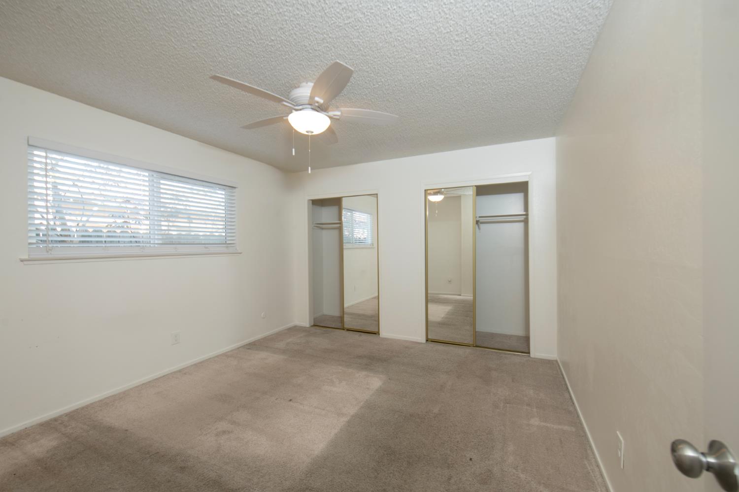 371 W Swift Ave, Clovis, CA 93612