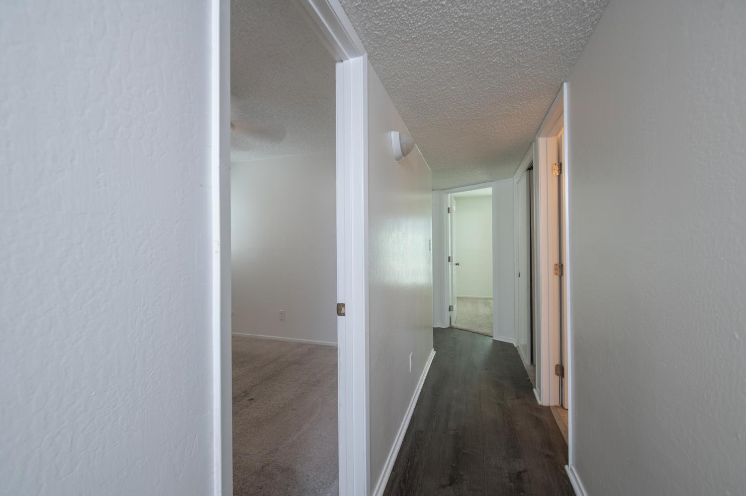 371 W Swift Ave, Clovis, CA 93612