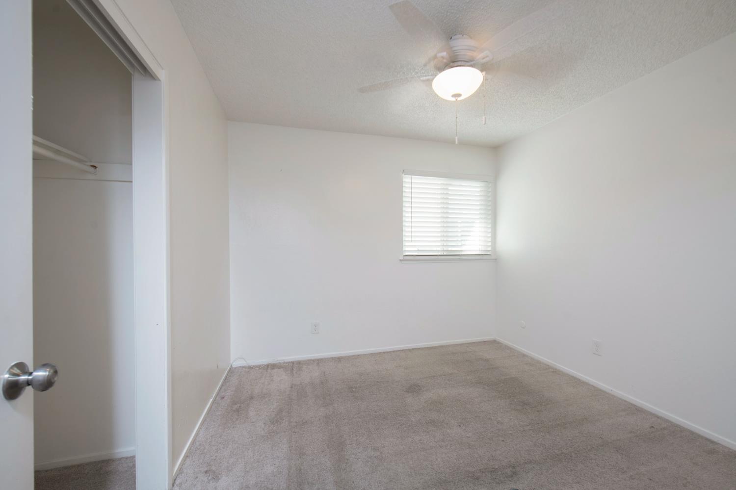 371 W Swift Ave, Clovis, CA 93612