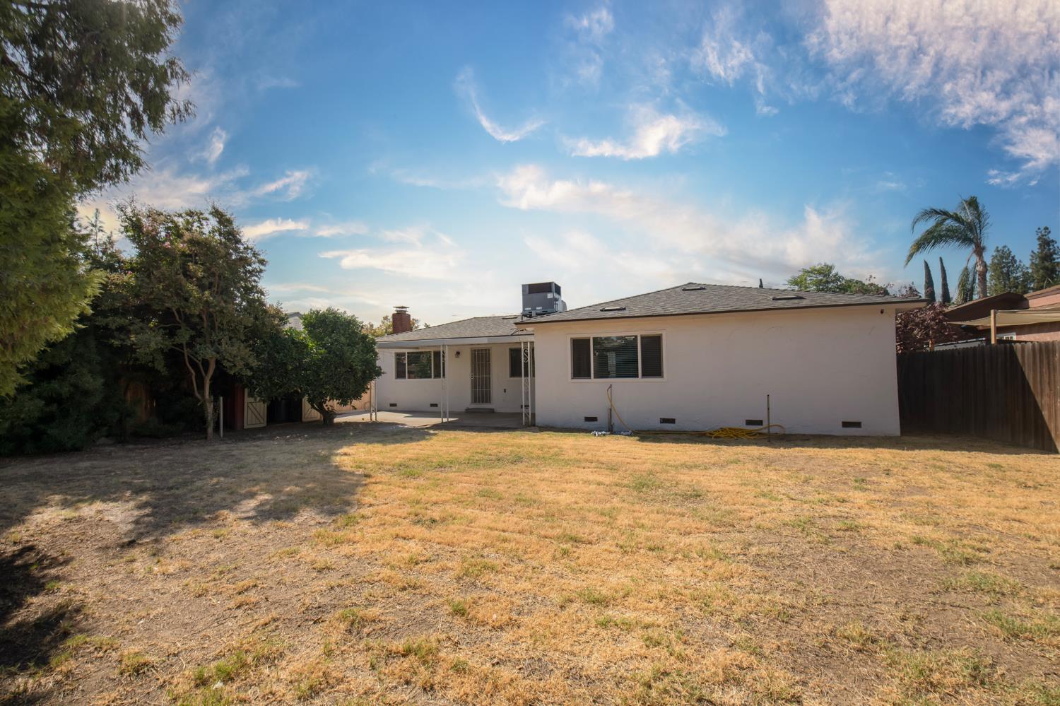 371 W Swift Ave, Clovis, CA 93612