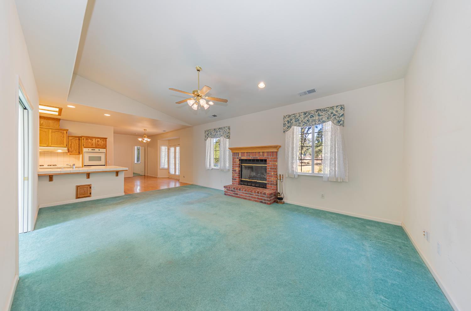 41028 Shandee Ln, Ahwahnee, CA 93601