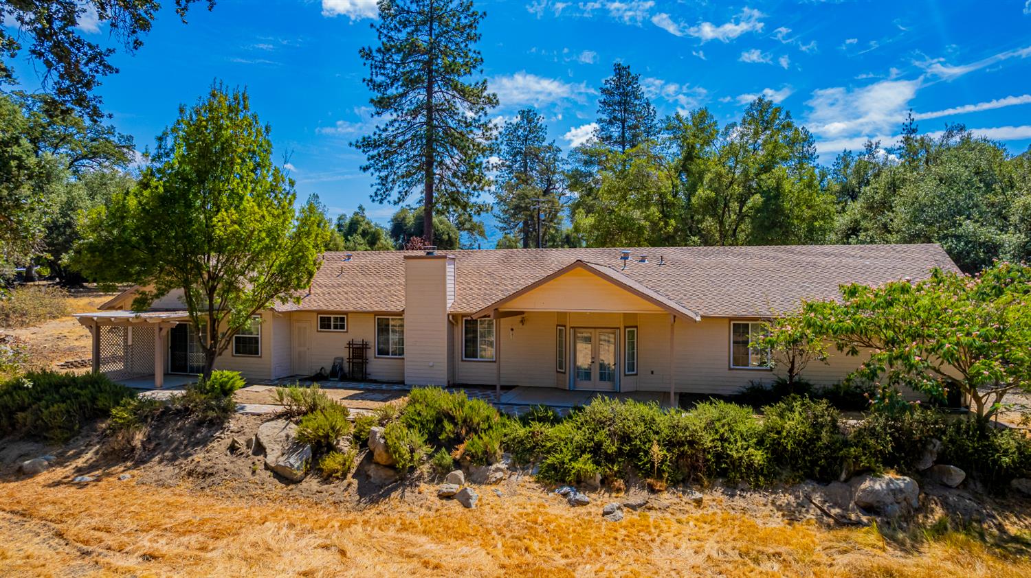 41028 Shandee Ln, Ahwahnee, CA 93601