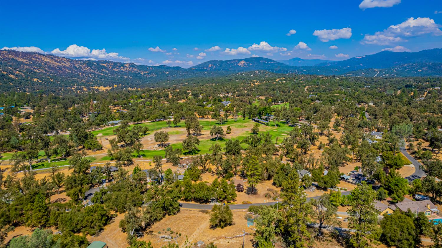 41028 Shandee Ln, Ahwahnee, CA 93601