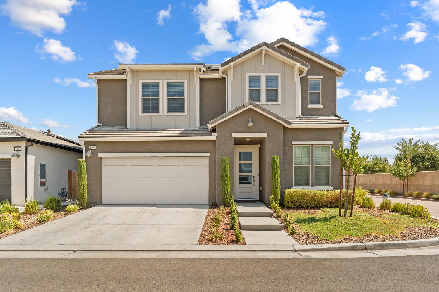 1396 E Via Prato Dr, Fresno, CA 93730